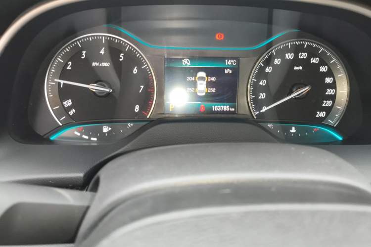 Used Buick GT 2016 15N Automatic Luxury Edition Odometer Close Up