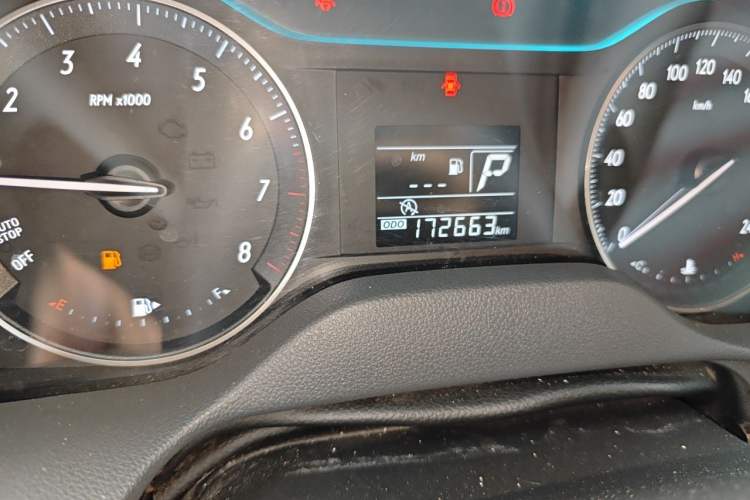 Used Buick GT 2016 15N Automatic Entry-Level Trim Odometer Close Up