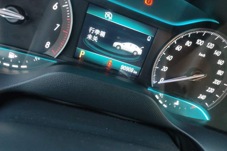 Used Buick GT 2016 15N Automatic Elite Edition Odometer Close Up