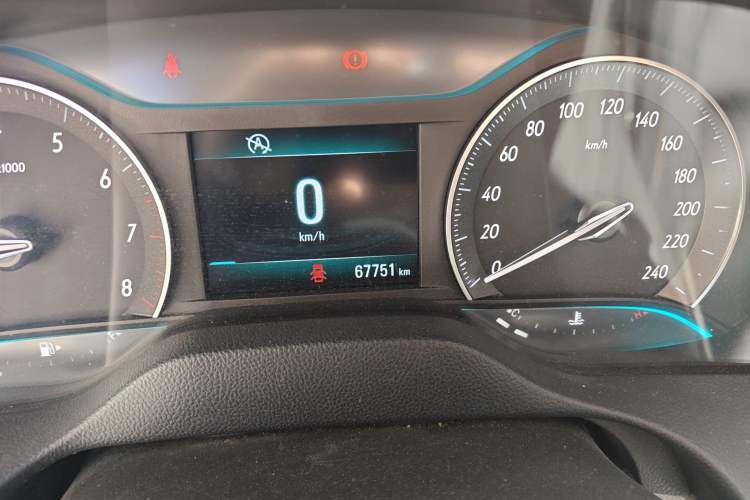 Used Buick GT 2016 15N Manual Elite Edition Odometer Close Up