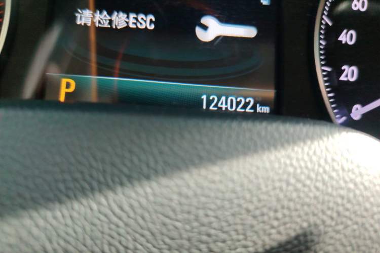 Used Buick GT 2016 15N Automatic Elite Edition Odometer Close Up