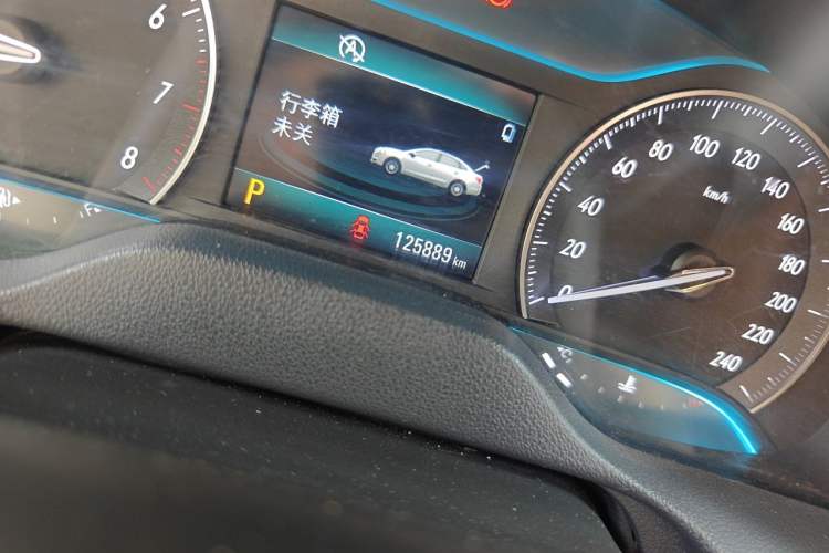 Used Buick GT 2016 15N Automatic Elite Edition Odometer Close Up