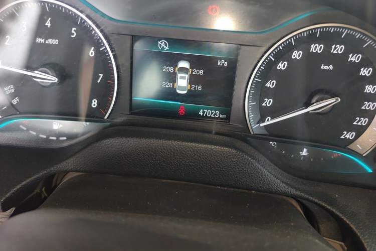 Used Buick GT 2016 15N Manual Elite Edition Odometer Close Up