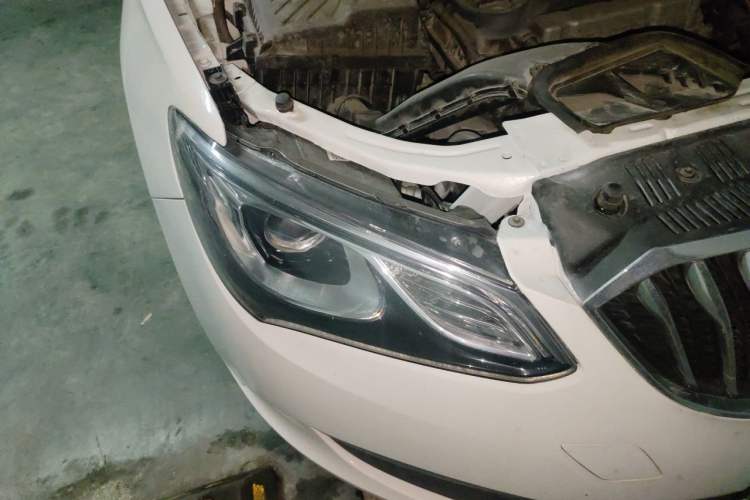 Used Buick GT 2016 15N Automatic Elite Edition Right Front Headlight