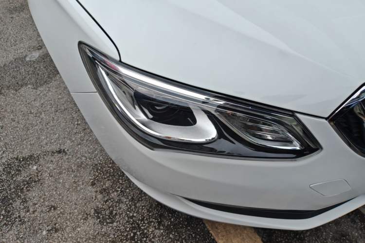 Used Buick GT 2016 15N Automatic Elite Edition Right Front Headlight