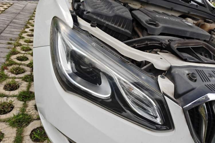 Used Buick GT 2016 15N Automatic Luxury Edition Right Front Headlight