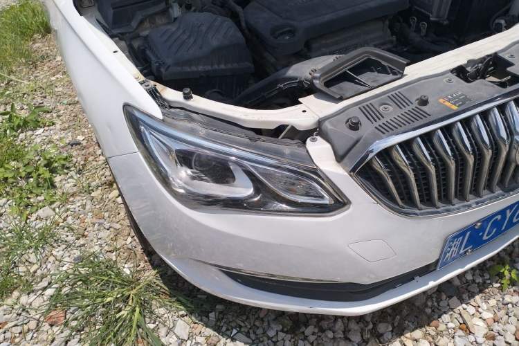 Used Buick GT 2016 15N Automatic Luxury Edition Right Front Headlight