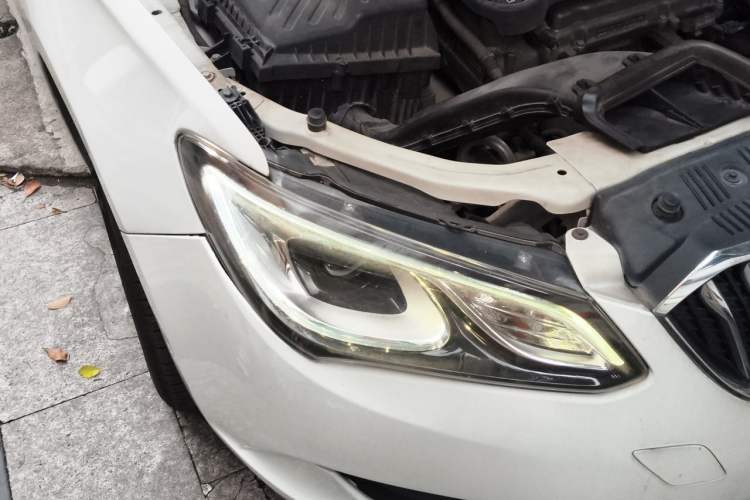 Used Buick GT 2016 15N Automatic Luxury Edition Right Front Headlight