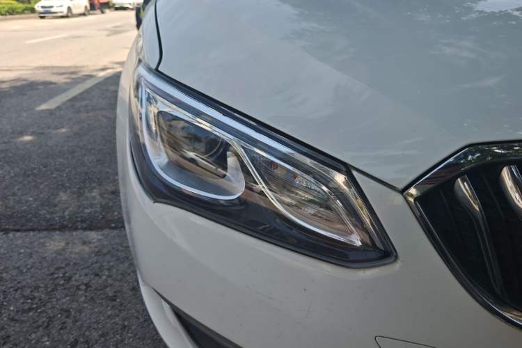 Used Buick GT 2016 15N Automatic Elite Edition Right Front Headlight