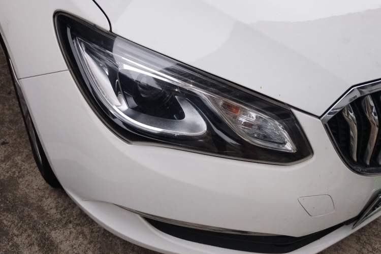 Used Buick GT 2016 15N Automatic Luxury Edition Right Front Headlight