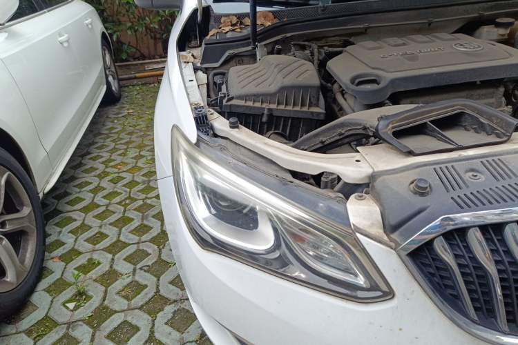 Used Buick GT 2016 15N Automatic Elite Edition Right Front Headlight
