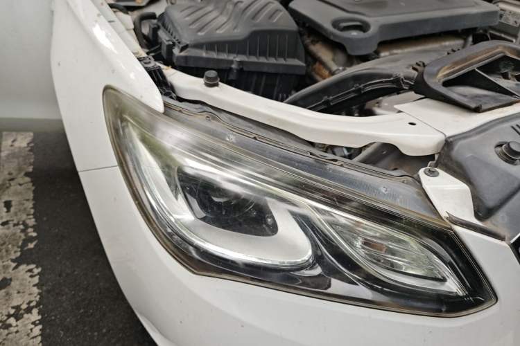 Used Buick GT 2016 15N Automatic Luxury Edition Right Front Headlight