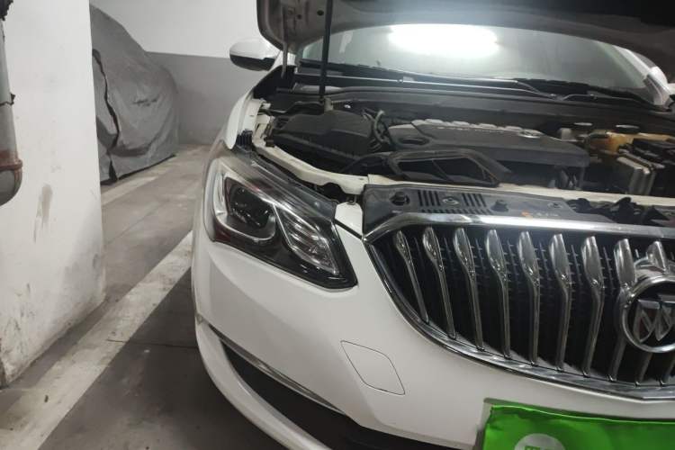 Used Buick GT 2016 15N Automatic Luxury Edition Right Front Headlight