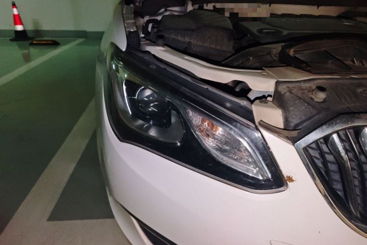 Used Buick GT 2016 15N Automatic Luxury Edition Right Front Headlight