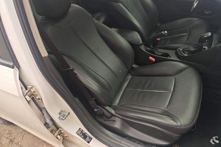 Used Buick GT 2016 18T Dual-Clutch Luxury Model Right Front Seat