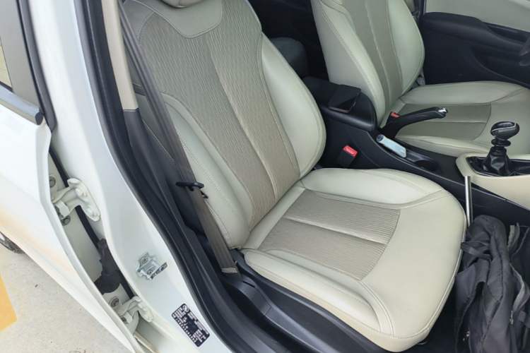 Used Buick GT 2016 15N Manual Elite Edition Right Front Seat