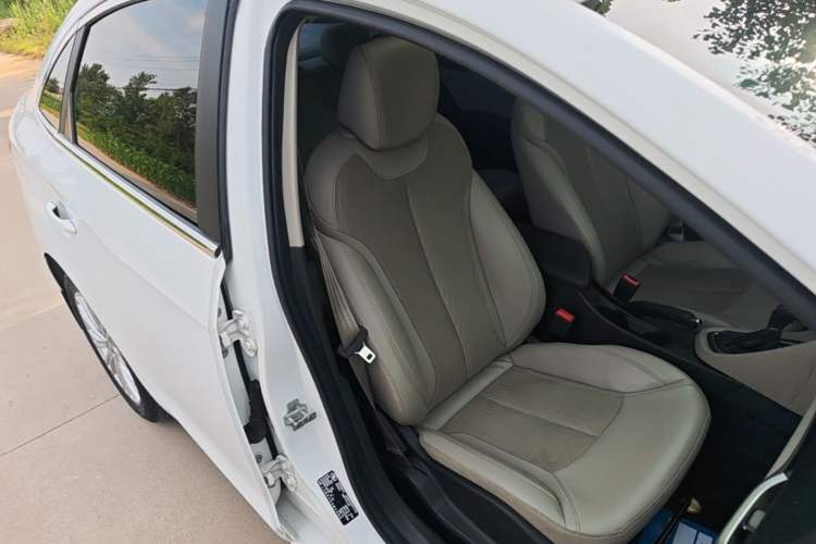 Used Buick GT 2016 15N Automatic Elite Edition Right Front Seat