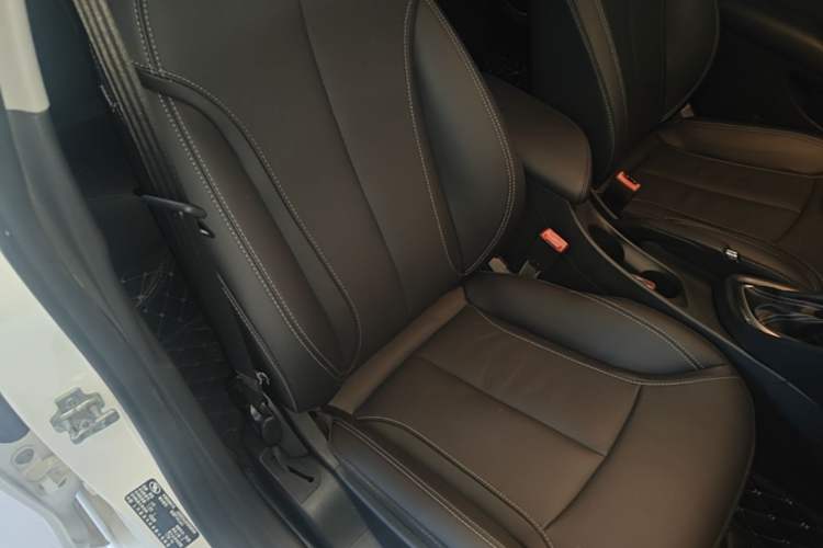 Used Buick GT 2016 18T Dual-Clutch Luxury Model Right Front Seat