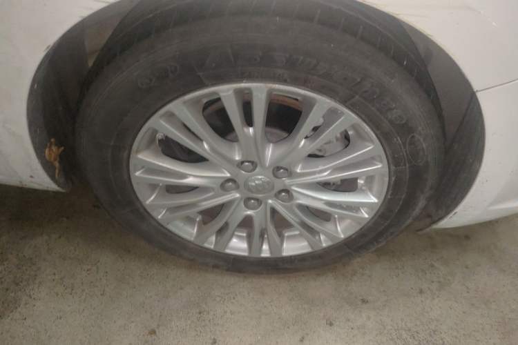 Used Buick GT 2016 15N Automatic Elite Edition Right Front Wheel Hub