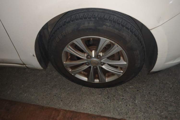 Used Buick GT 2016 15N Manual Entry-Level Trim Right Front Wheel Hub