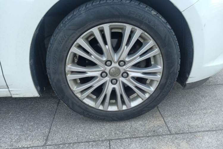 Used Buick GT 2016 15N Automatic Elite Edition Right Front Wheel Hub