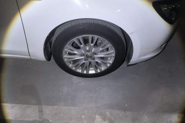 Used Buick GT 2016 15N Automatic Luxury Edition Right Front Wheel Hub