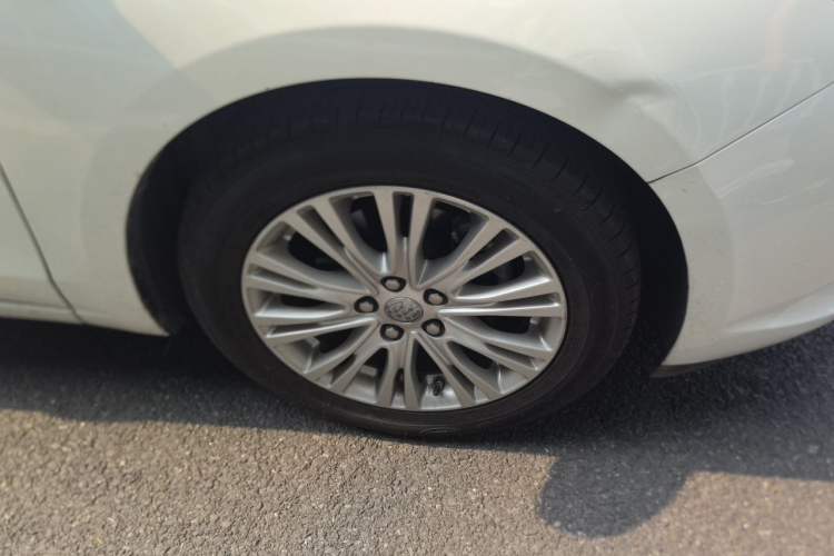 Used Buick GT 2016 15N Automatic Elite Edition Right Front Wheel Hub