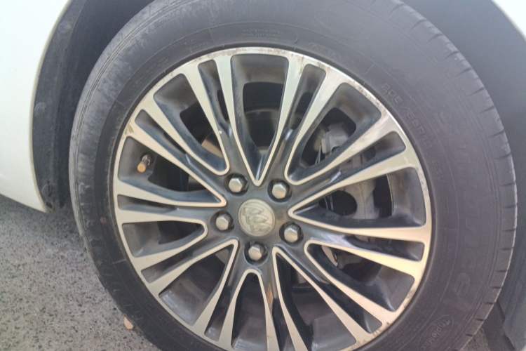 Used Buick GT 2016 18T Dual-Clutch Luxury Model Right Front Wheel Hub