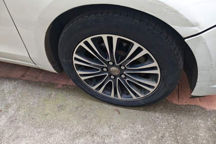 Used Buick GT 2016 18T Dual-Clutch Luxury Model Right Front Wheel Hub
