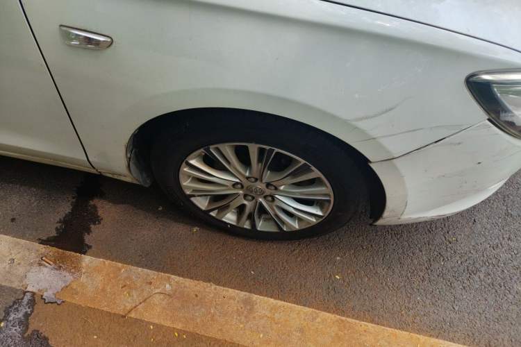 Used Buick GT 2016 15N Automatic Elite Edition Right Front Wheel Hub