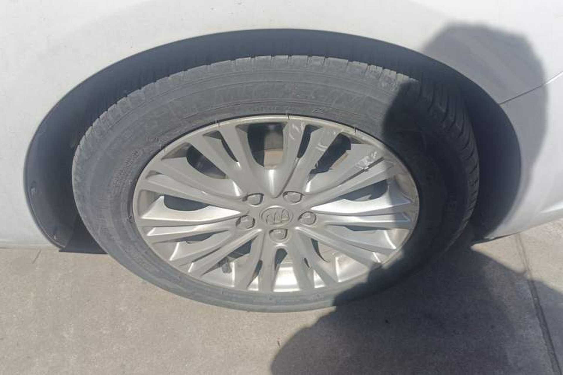 Used Buick GT 2016 15N Automatic Elite Edition Right Front Wheel Hub