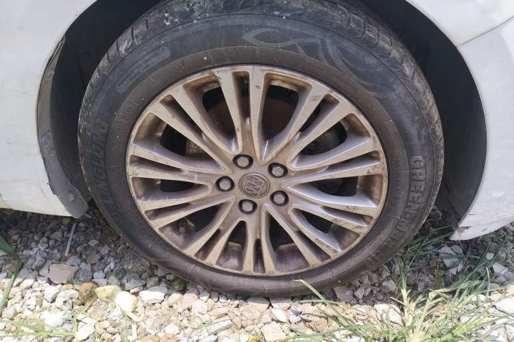 Used Buick GT 2016 15N Automatic Luxury Edition Right Front Wheel Hub