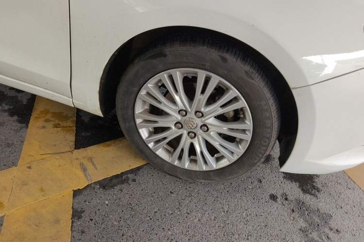 Used Buick GT 2016 15N Automatic Elite Edition Right Front Wheel Hub