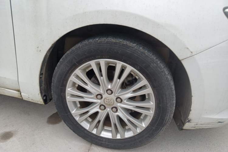 Used Buick GT 2016 15N Automatic Elite Edition Right Front Wheel Hub