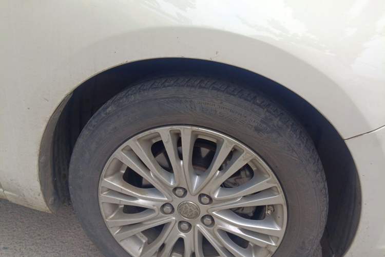 Used Buick GT 2016 15N Manual Elite Edition Right Front Wheel Hub