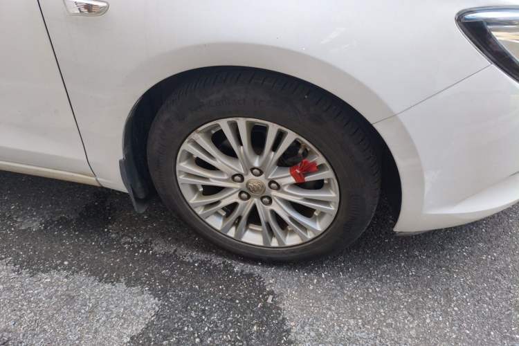 Used Buick GT 2016 15N Automatic Elite Edition Right Front Wheel Hub