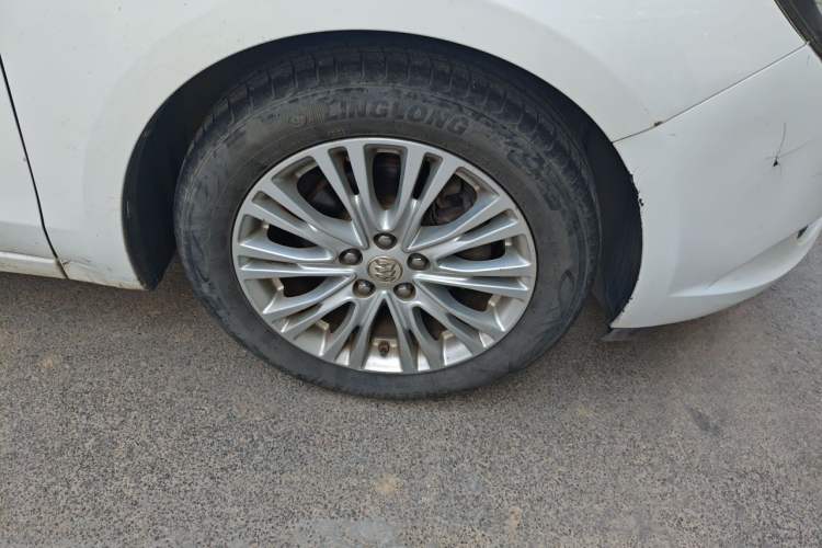 Used Buick GT 2016 15N Automatic Elite Edition Right Front Wheel Hub