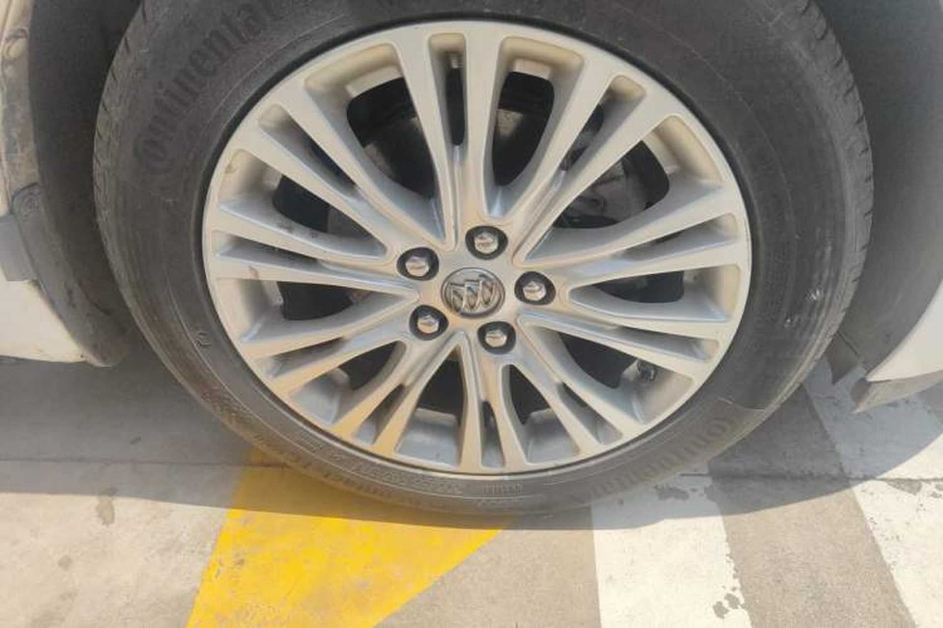 Used Buick GT 2016 15N Automatic Elite Edition Right Front Wheel Hub