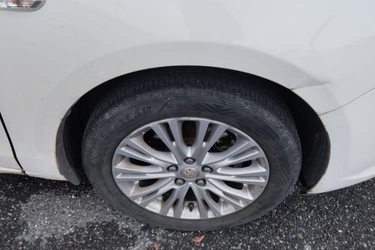 Used Buick GT 2016 15N Automatic Luxury Edition Right Front Wheel Hub