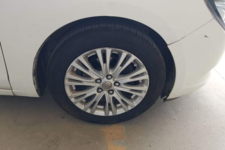 Used Buick GT 2016 15N Automatic Elite Edition Right Front Wheel Hub