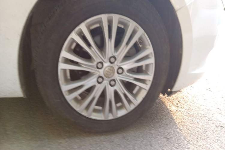 Used Buick GT 2016 15N Automatic Elite Edition Right Front Wheel Hub