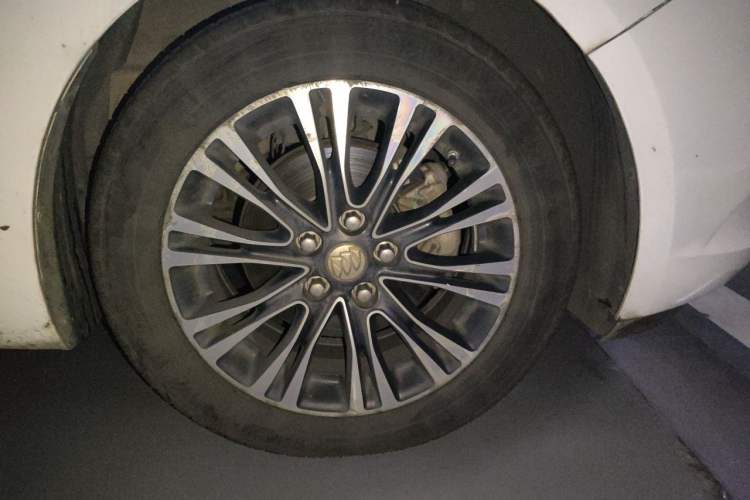 Used Buick GT 2016 18T Dual-Clutch Elite Model Right Front Wheel Hub