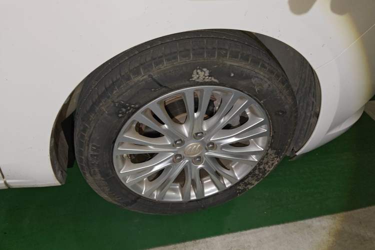 Used Buick GT 2016 15N Manual Luxury Version Right Front Wheel Hub