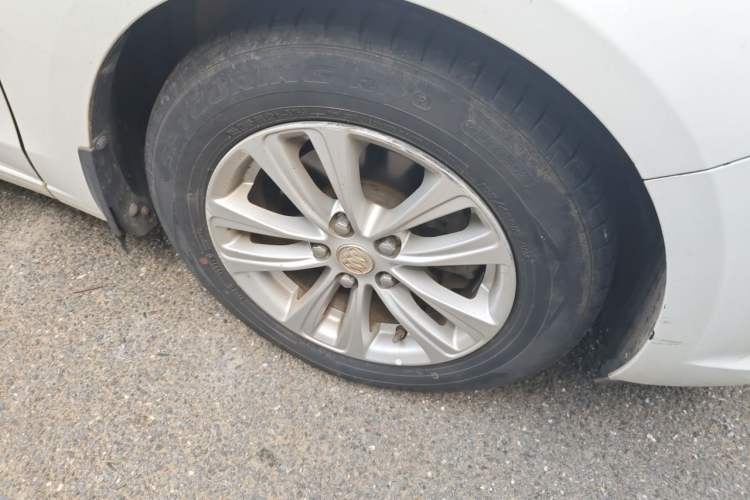 Used Buick GT 2016 15N Automatic Entry-Level Trim Right Front Wheel Hub