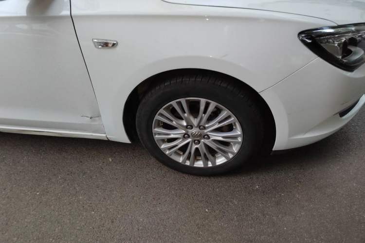 Used Buick GT 2016 15N Automatic Elite Edition Right Front Wheel Hub