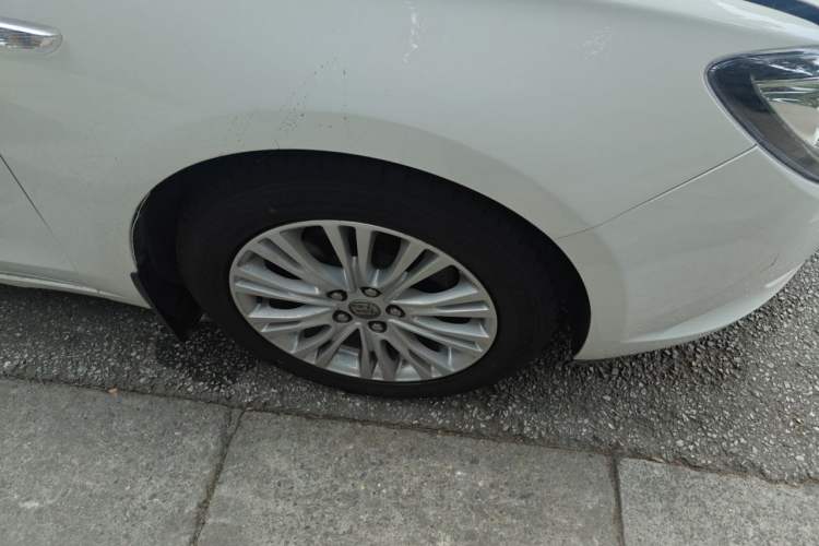 Used Buick GT 2016 15N Automatic Luxury Edition Right Front Wheel Hub
