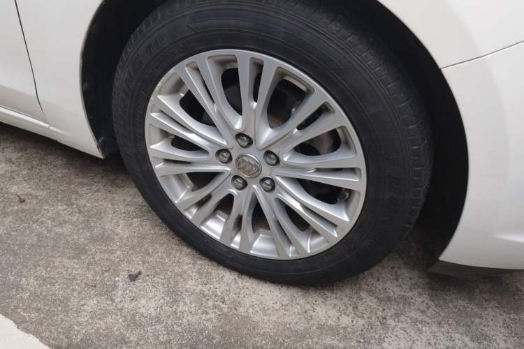 Used Buick GT 2016 15N Automatic Luxury Edition Right Front Wheel Hub