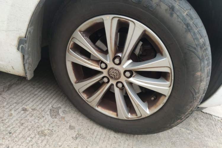 Used Buick GT 2016 15N Automatic Entry-Level Trim Right Front Wheel Hub