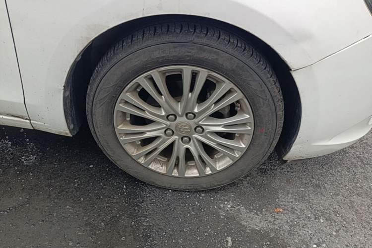 Used Buick GT 2016 15N Automatic Elite Edition Right Front Wheel Hub