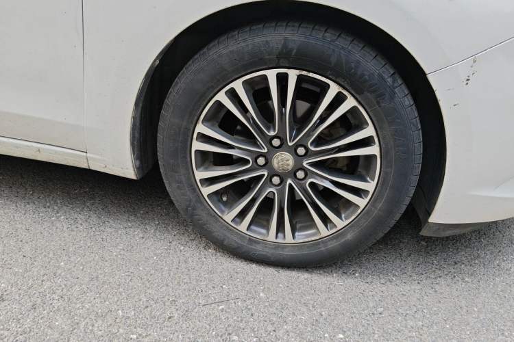 Used Buick GT 2016 18T Dual-Clutch Elite Model Right Front Wheel Hub